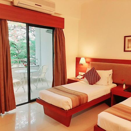 Hotel Phoenix Koregaon Park Pune Eksteriør bilde