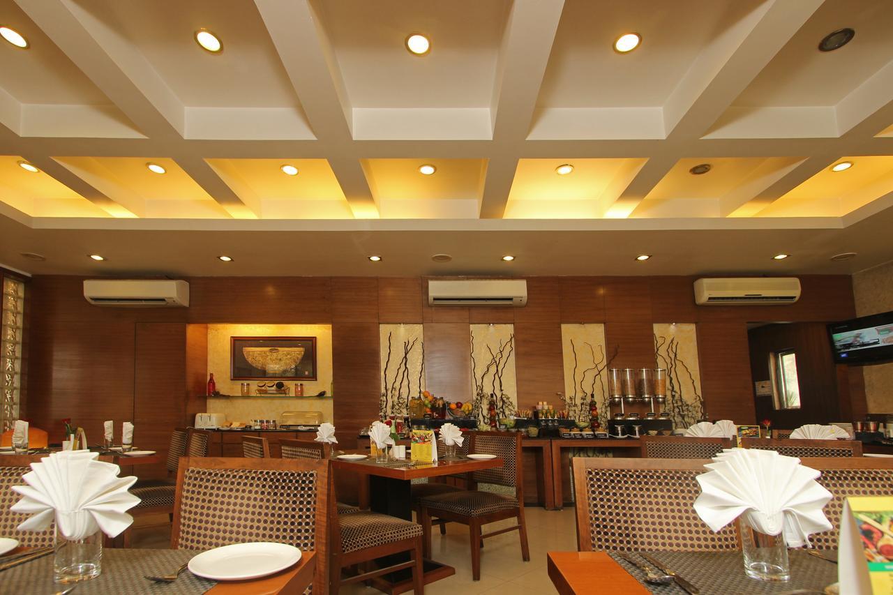 Hotel Phoenix Koregaon Park Pune Eksteriør bilde