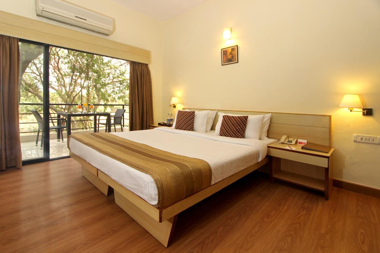 Hotel Phoenix Koregaon Park Pune Eksteriør bilde