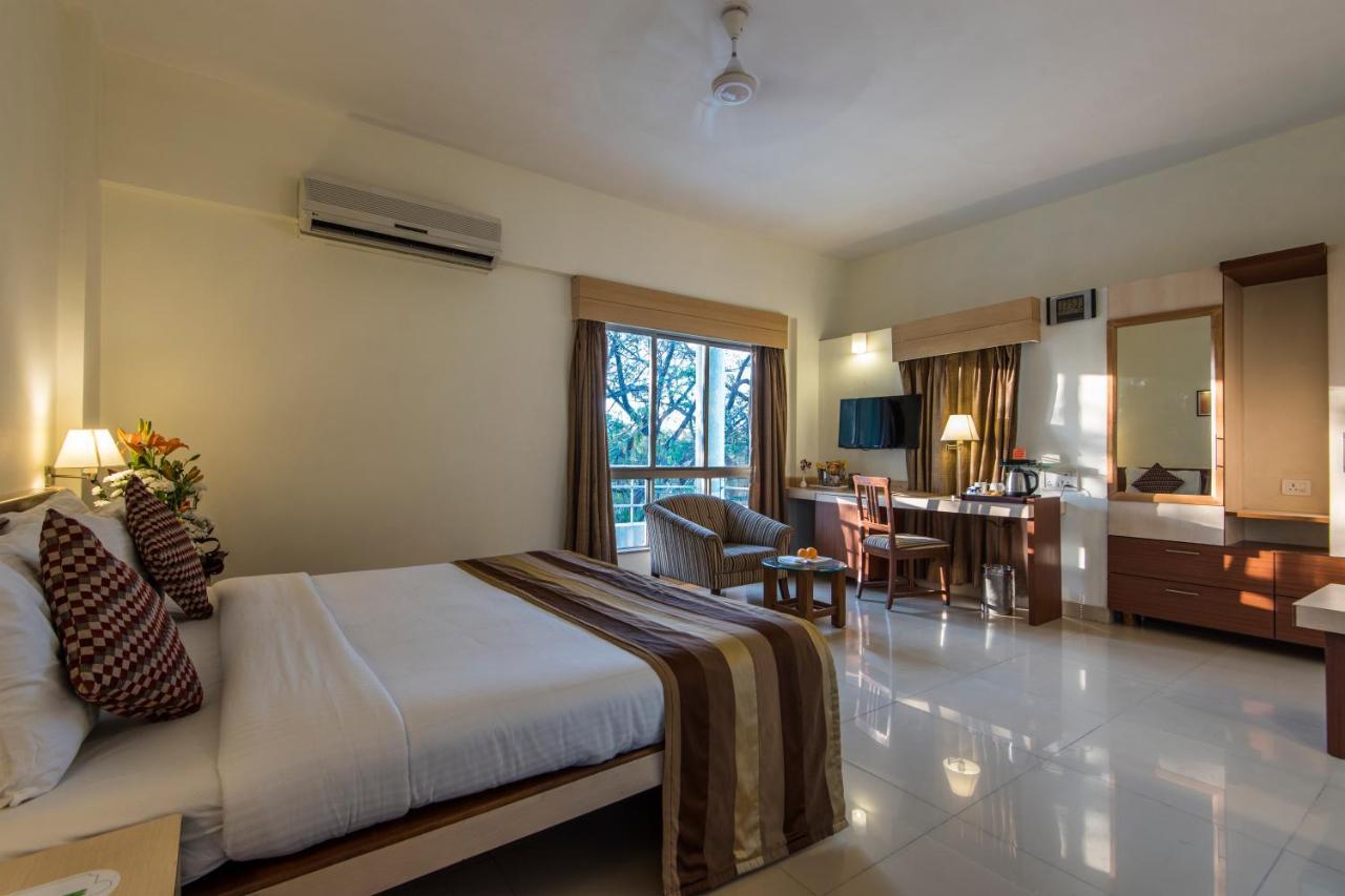Hotel Phoenix Koregaon Park Pune Eksteriør bilde