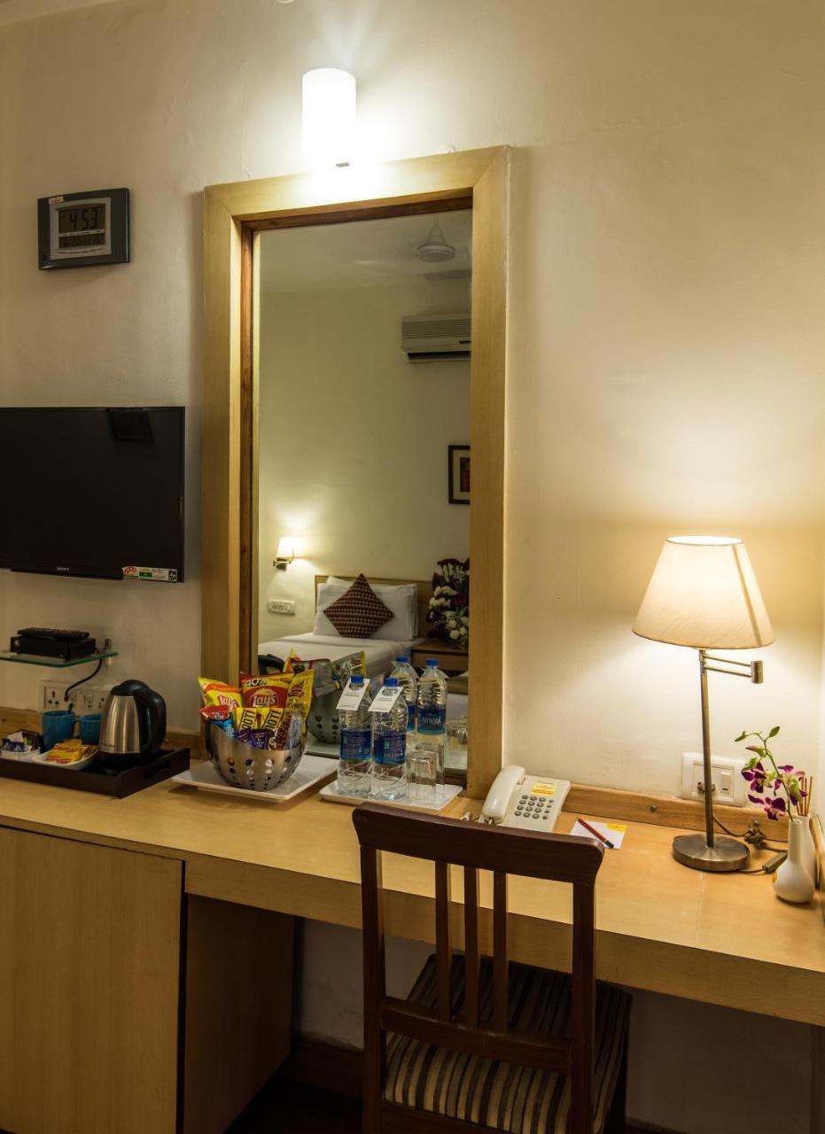 Hotel Phoenix Koregaon Park Pune Eksteriør bilde