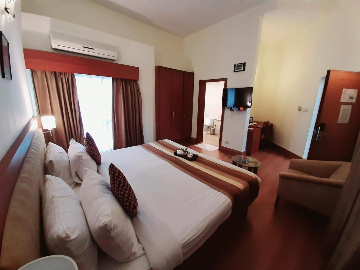 Hotel Phoenix Koregaon Park Pune Eksteriør bilde