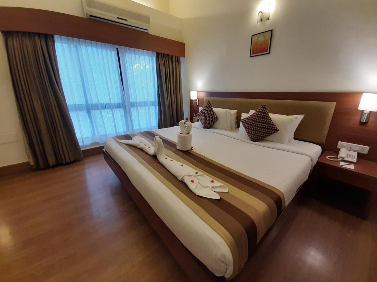 Hotel Phoenix Koregaon Park Pune Eksteriør bilde