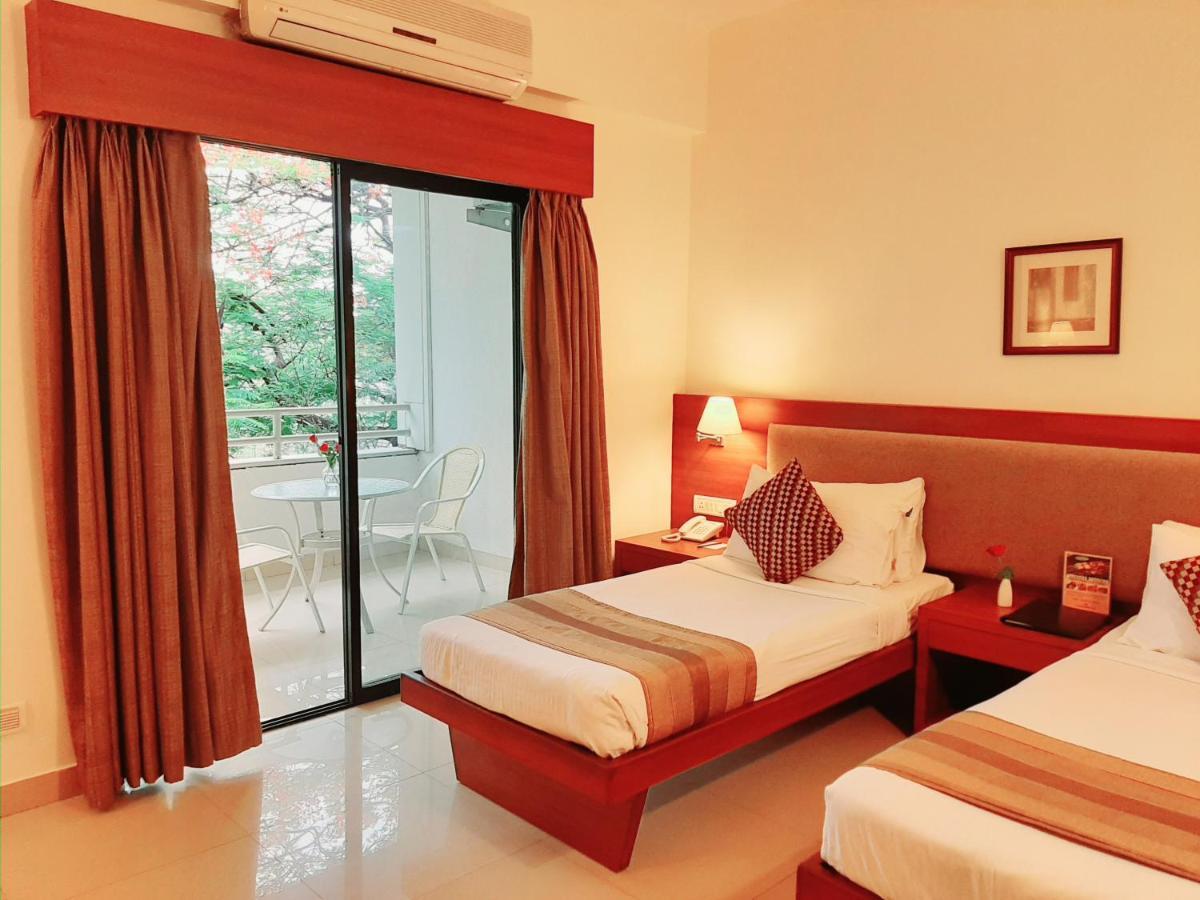 Hotel Phoenix Koregaon Park Pune Eksteriør bilde